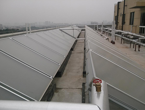 湖南麓谷置業有限公司金導園F2、F4平板太陽能熱水工程